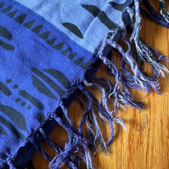 🧣 Aztec Tribal Purple Scarf with Fringe - Picture 2 of 2